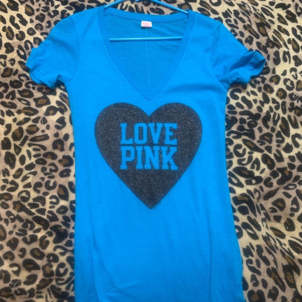 Victoria’s Secret Pink t shirt